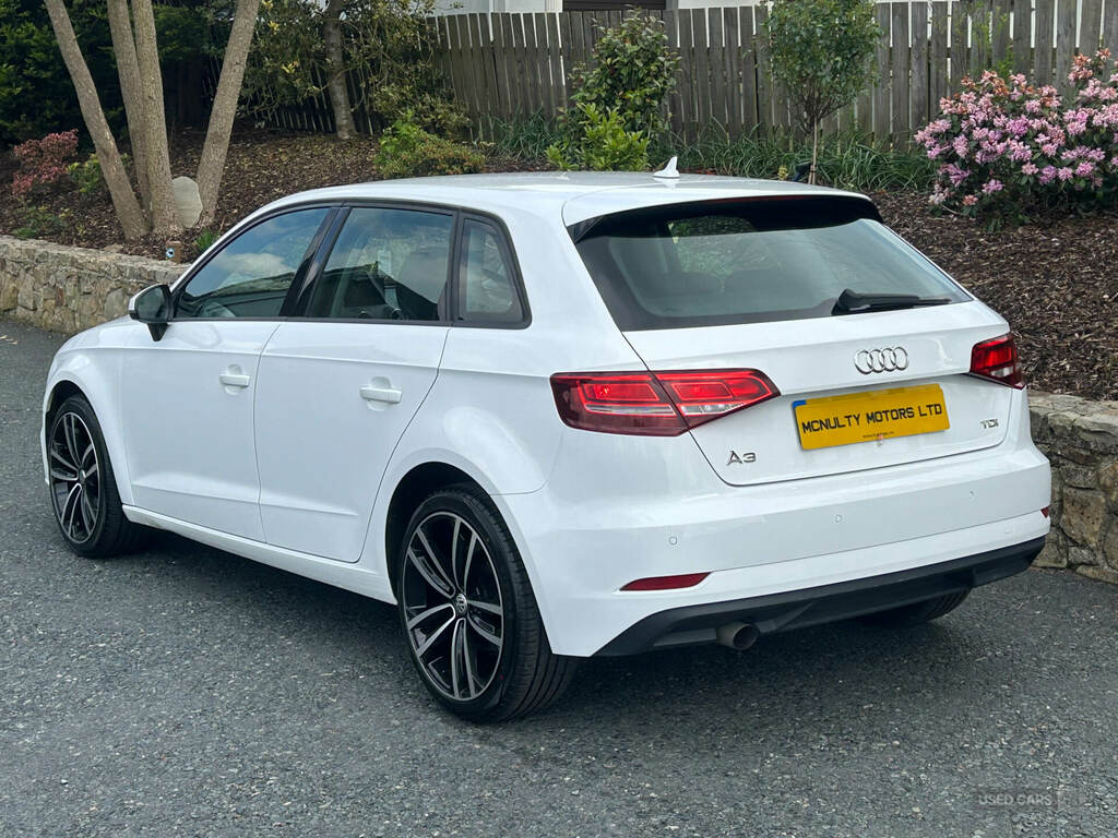 Audi A3 1.6 Tdi 116 Se Technik YR18FWH White #6