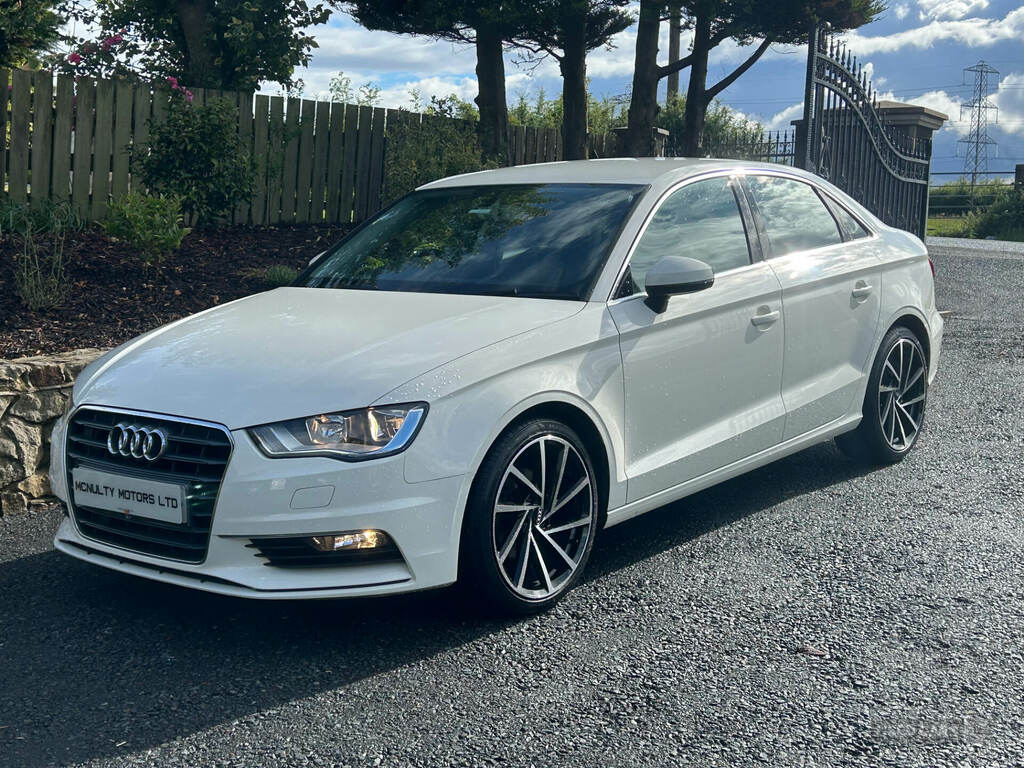 Audi A3 1.6 Tdi 110 Sport BV64ZHD White #4
