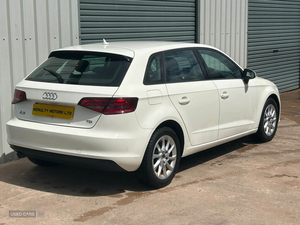 Audi A3 1.6 Tdi Se White #3