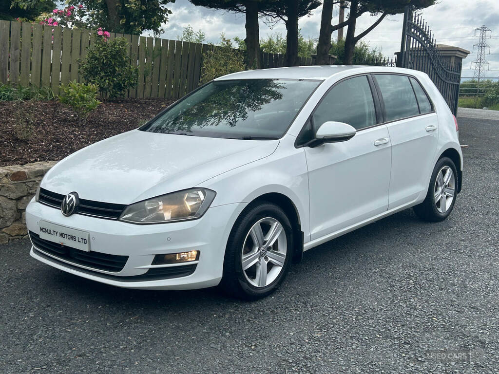 Volkswagen Golf 1.6 Tdi 105 Match WD14XZT White #4