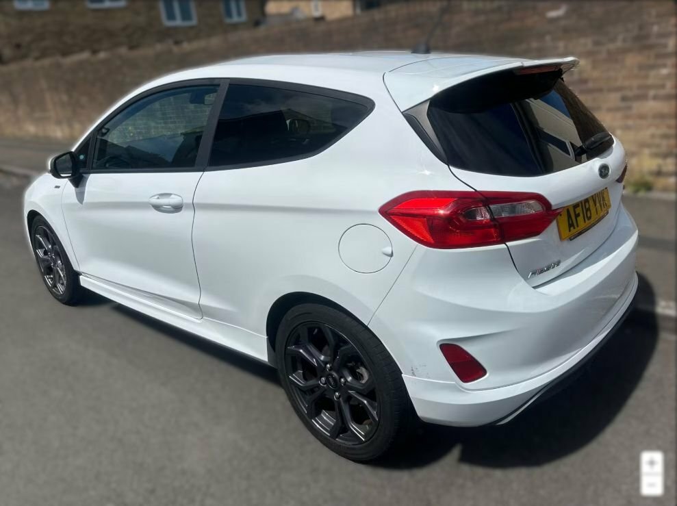 Ford Fiesta 1L St-line AF18YVK White #4
