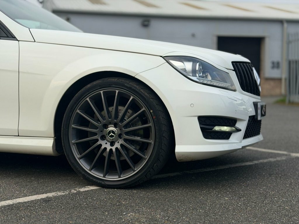 Mercedes-Benz C Class 6.2 C63 Amg Black #33