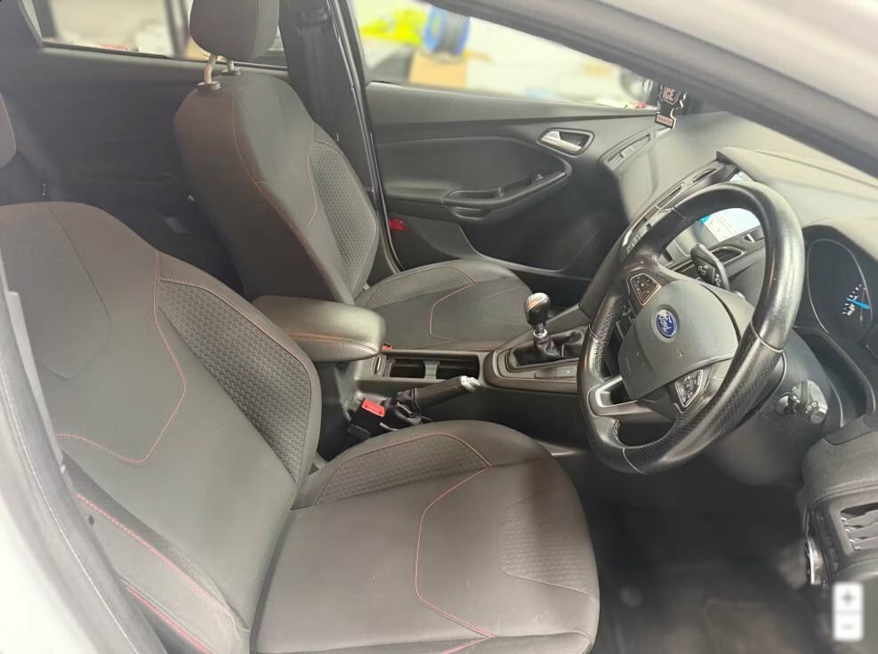 Ford Focus 1L St-line White #5
