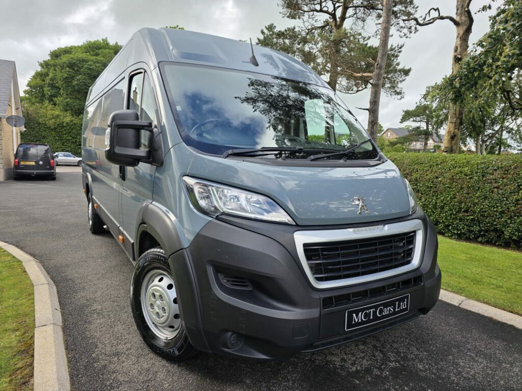 Peugeot Boxer 2.2 Bluehdi H2 Professional Van 140Ps 1 Owner Low 