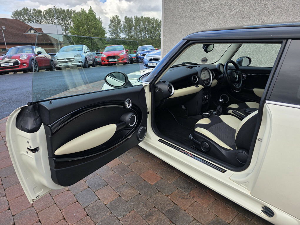 Mini Hatch Cooper 1.6 122 Bhp Blue #8