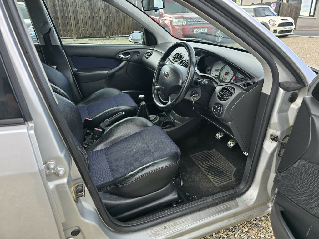 Ford Focus 1.6 Zetec Climate Silver #10