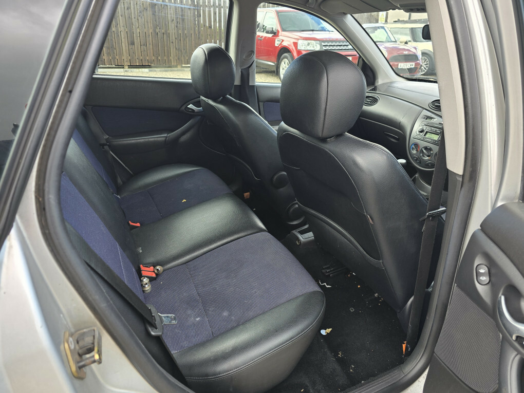 Ford Focus 1.6 Zetec Climate Silver #11