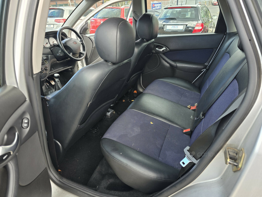 Ford Focus 1.6 Zetec Climate Silver #13