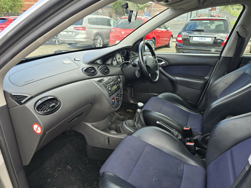 Ford Focus 1.6 Zetec Climate Silver #14
