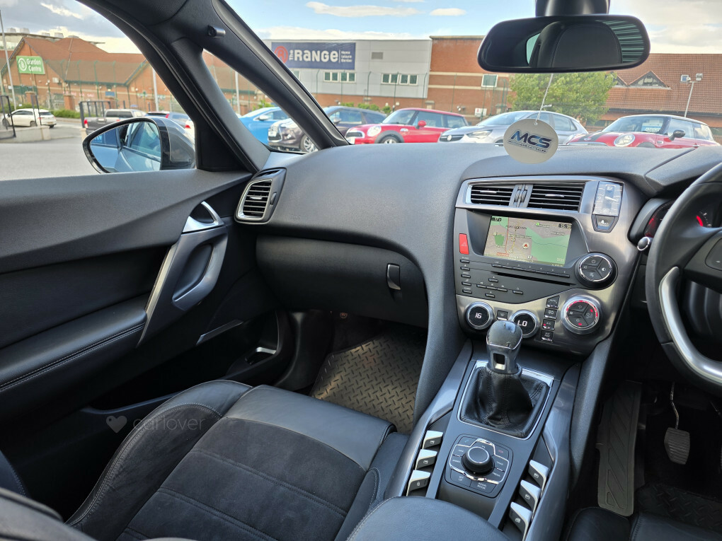 Citroen DS5 Hatchback White #17