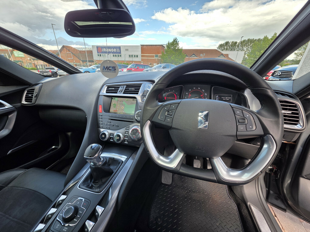 Citroen DS5 Hatchback White #24