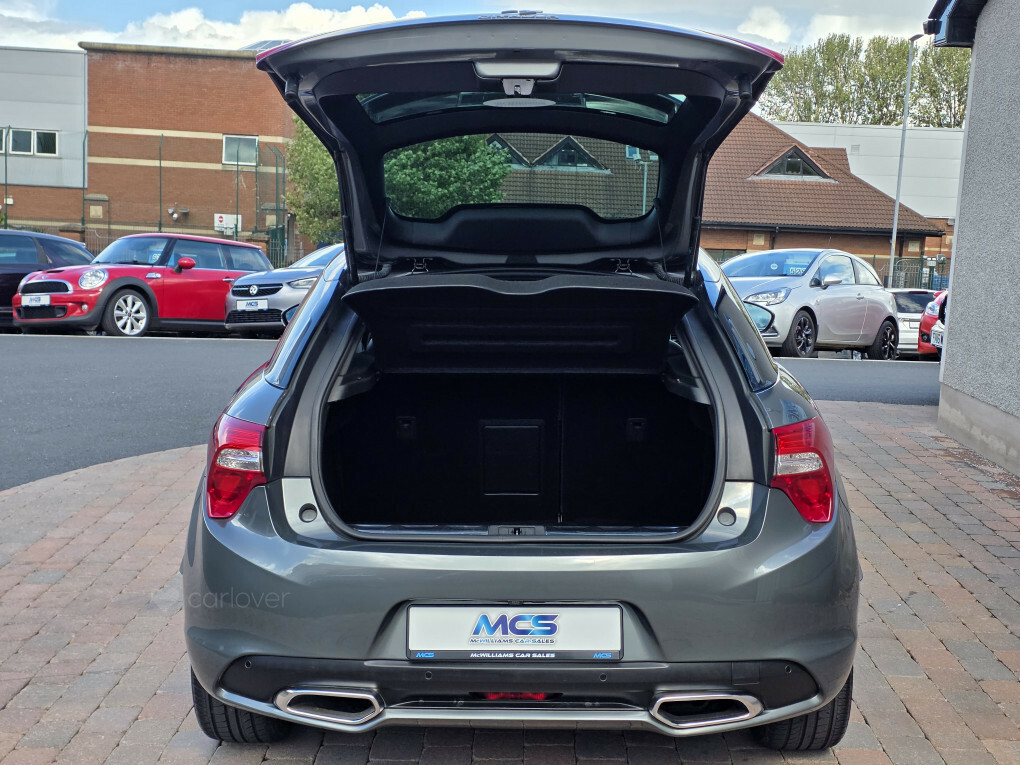 Citroen DS5 Hatchback White #30