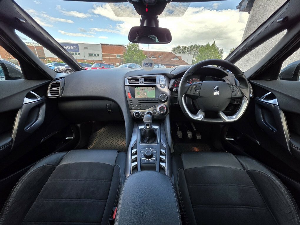 Citroen DS5 Hatchback White #15