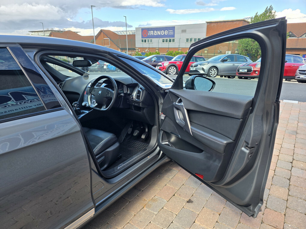 Citroen DS5 Hatchback White #21