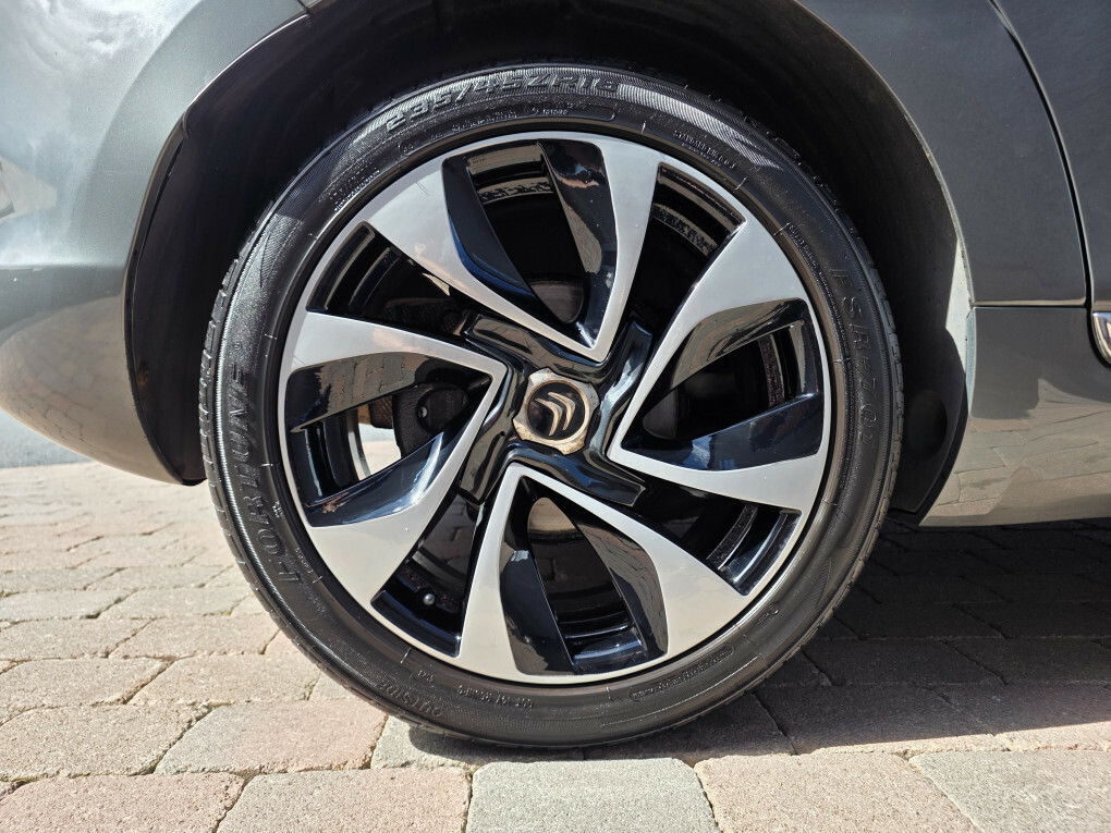 Citroen DS5 Hatchback White #34
