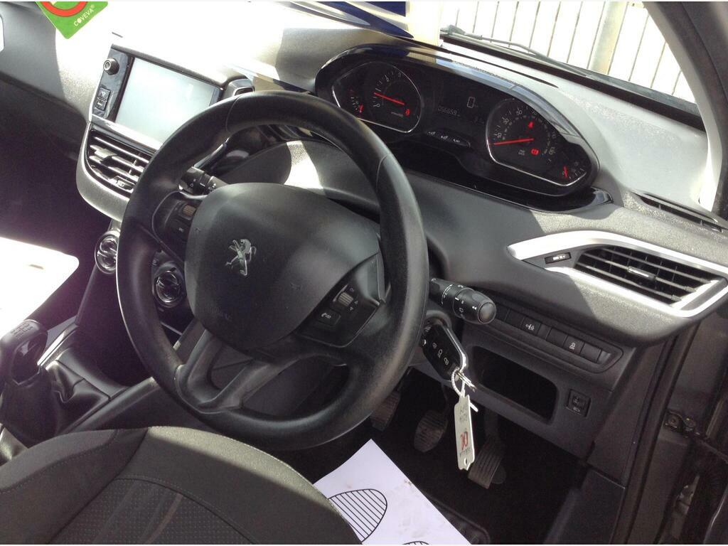 Peugeot 208 1.4 Hdi Allure 2014 White #7
