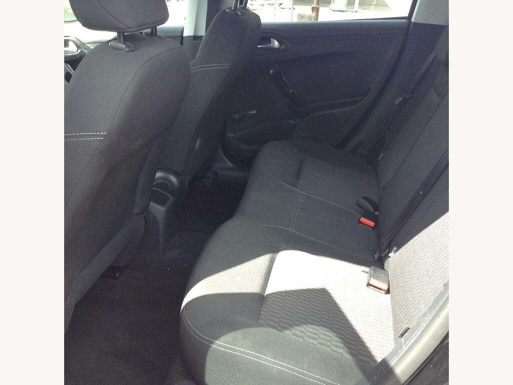 Peugeot 208 Hatchback White #12