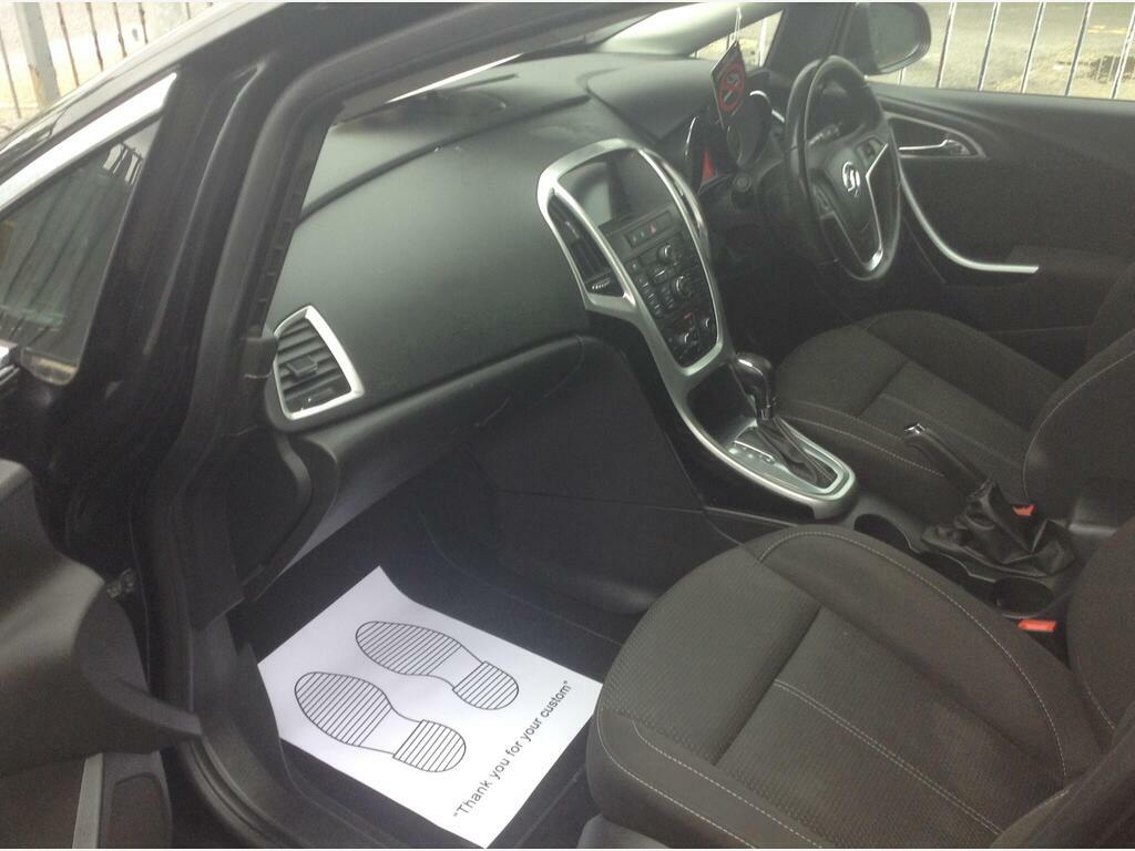 Vauxhall Astra Hatchback 2.0 Cdti Sri 2014 Red #12