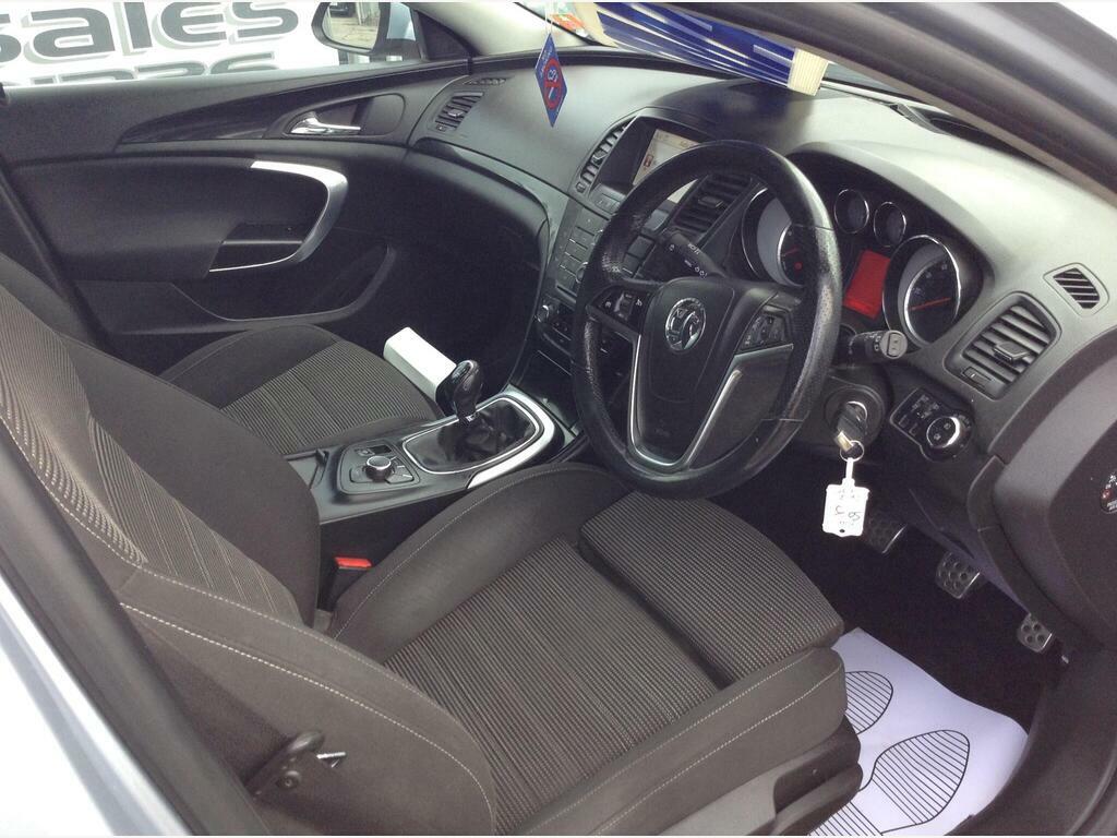 Vauxhall Insignia 1.8I 16V Sri White #9