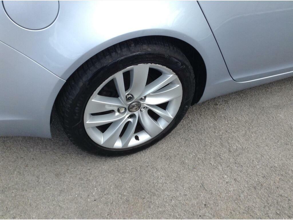 Vauxhall Insignia 1.8I 16V Sri White #8