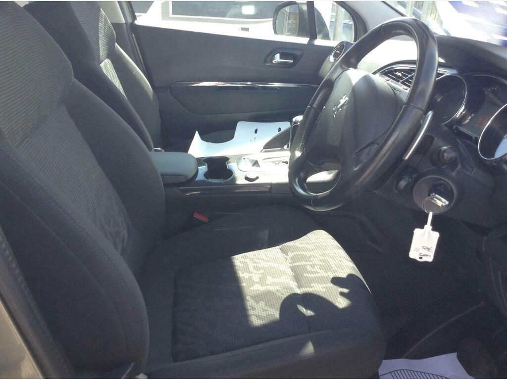 Peugeot 3008 1.6L Active Black #8
