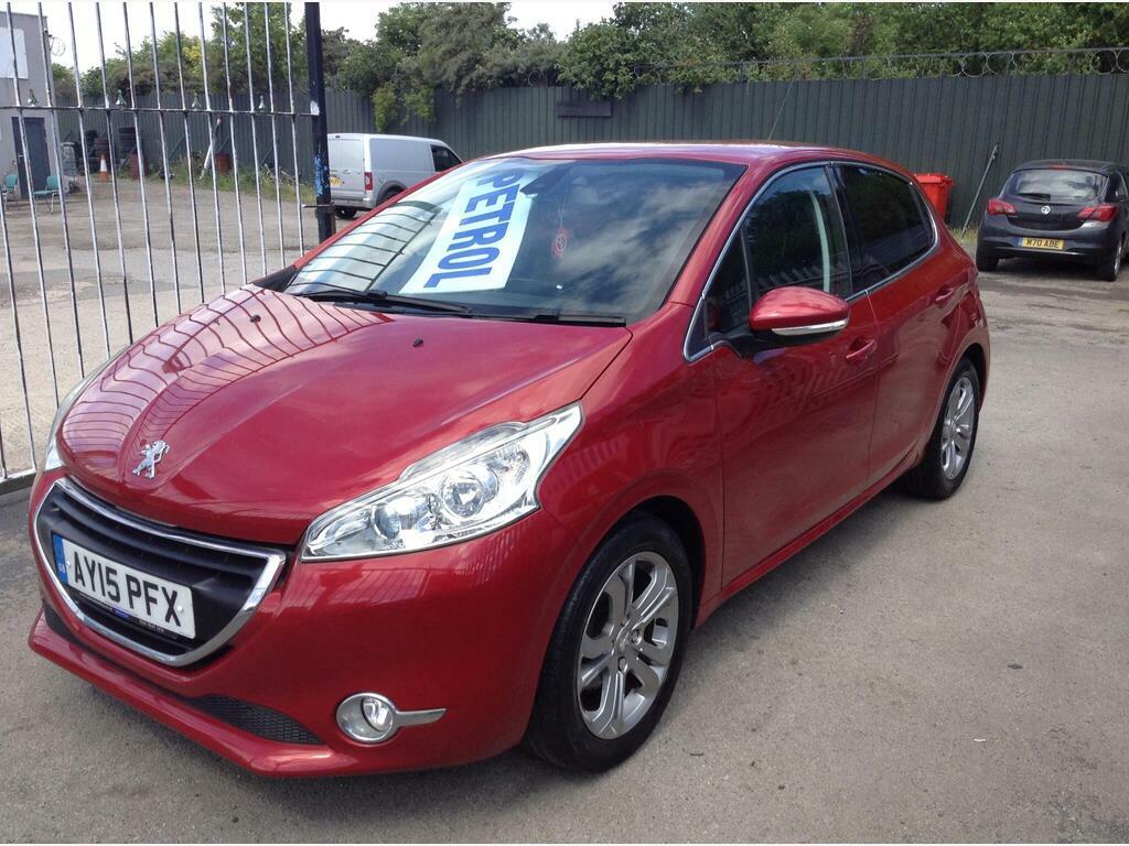 Peugeot 208 1.2 Vti Puretech Allure Euro 6 AY15PFX Red #3