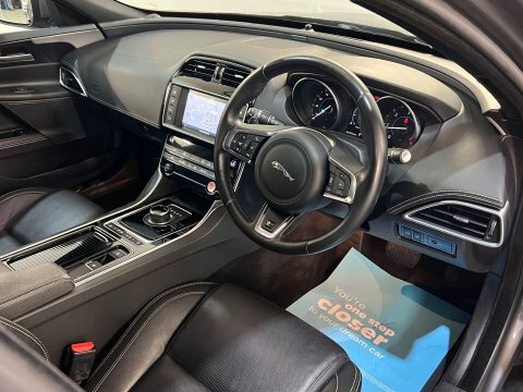 Jaguar XE Xe D R-sport  #9