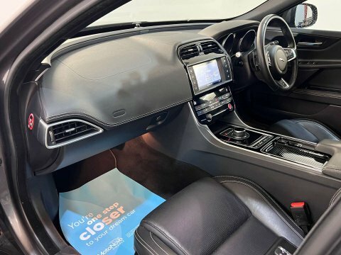 Jaguar XE Xe D R-sport  #19