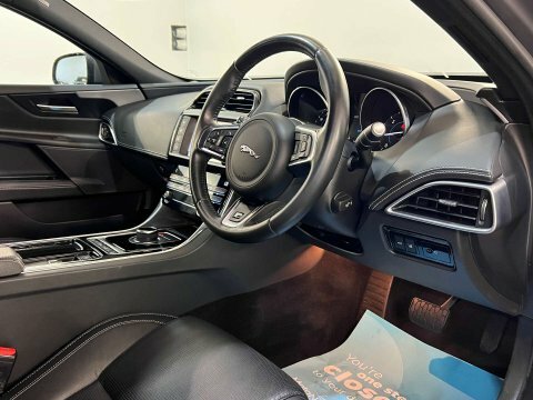 Jaguar XE Xe D R-sport  #35