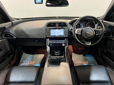Jaguar XE Xe D R-sport  #22