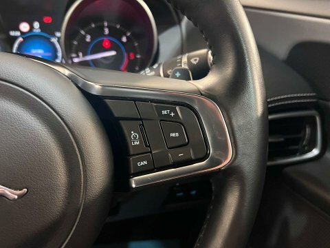 Jaguar XE Xe D R-sport  #33