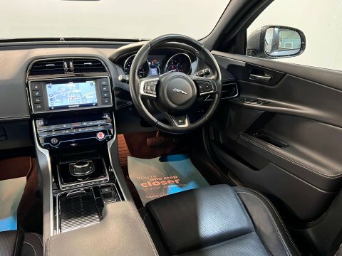 Jaguar XE Xe D R-sport  #24