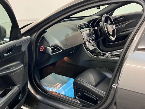 Jaguar XE Xe D R-sport  #18