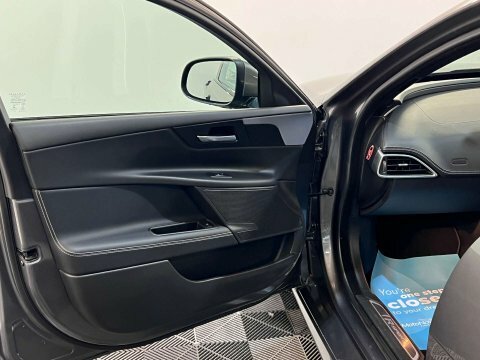 Jaguar XE Xe D R-sport  #48