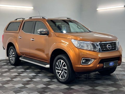 Nissan Navara 2.3 Navara Tekna Yellow