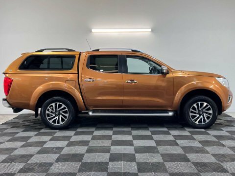 Nissan Navara 2.3 Navara Tekna Yellow #2