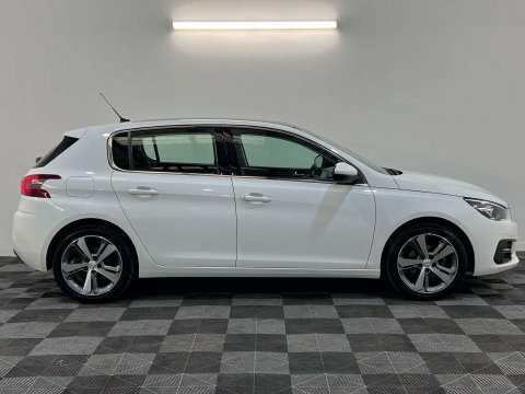 Peugeot 308 1.2 308 Allure White #2