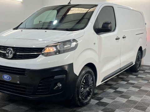 Vauxhall Vivaro Dynamic White #43