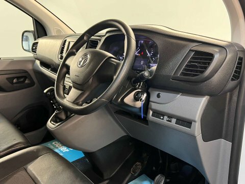 Vauxhall Vivaro Dynamic White #24