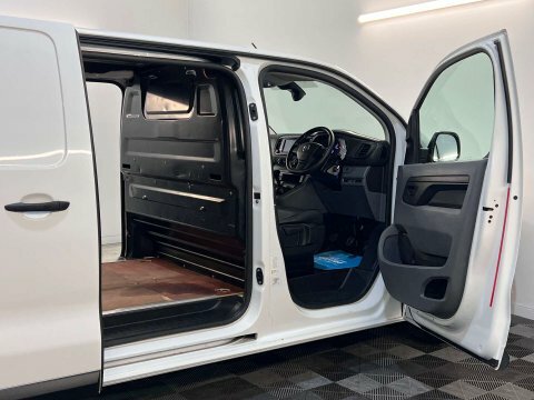 Vauxhall Vivaro Dynamic White #8