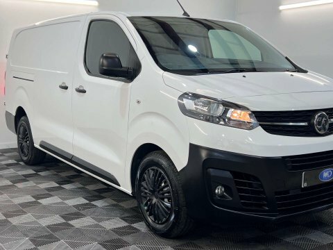 Vauxhall Vivaro Dynamic White #46