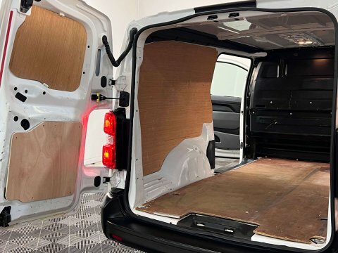 Vauxhall Vivaro Dynamic White #31
