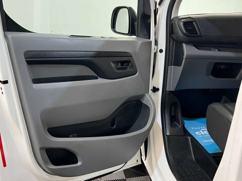 Vauxhall Vivaro Dynamic White #42
