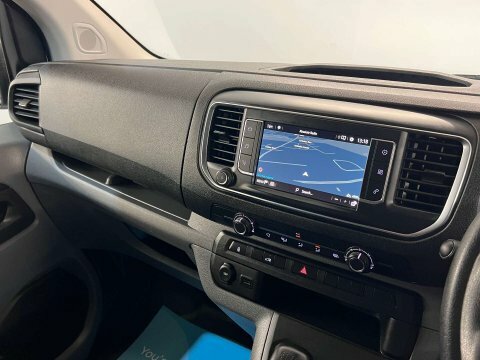 Vauxhall Vivaro Dynamic White #18