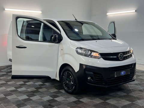 Vauxhall Vivaro Dynamic White #33