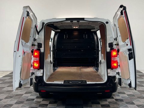 Vauxhall Vivaro Dynamic White #38