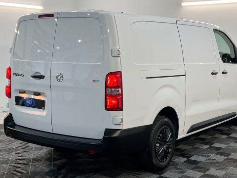 Vauxhall Vivaro Dynamic White #49