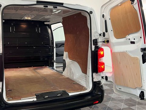 Vauxhall Vivaro Dynamic White #29