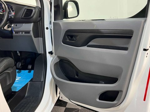 Vauxhall Vivaro Dynamic White #41