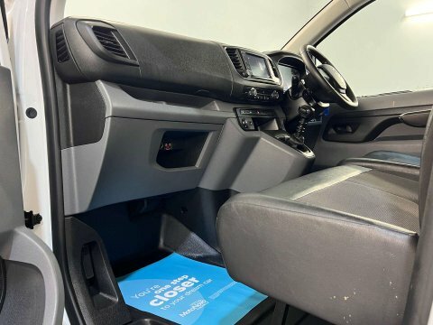 Vauxhall Vivaro Dynamic White #26